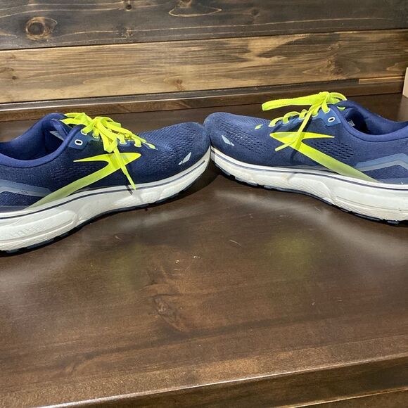 Brooks Ghost 15 Running Walking Tennis Athletic Shoes Size 12 main image 5